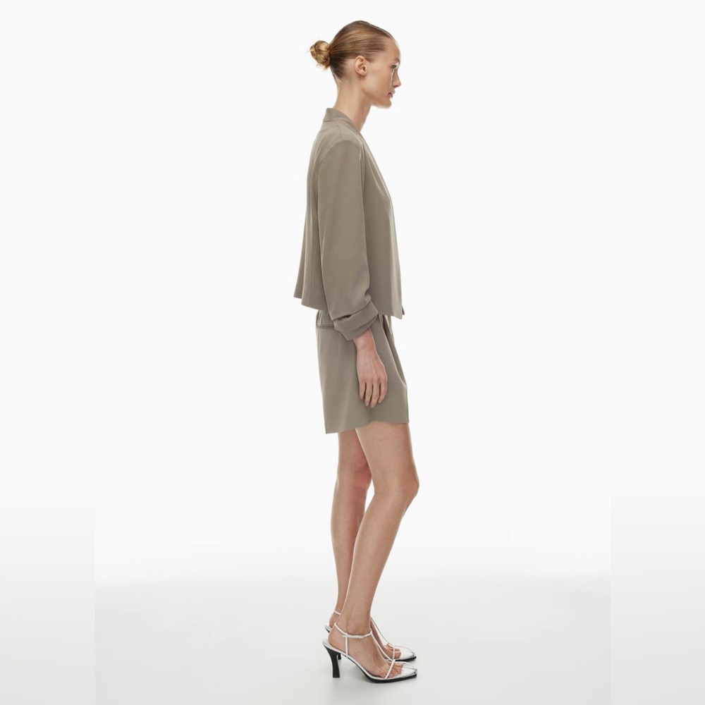 Babaton Power Waist Blazer - Picture 11 of 12
